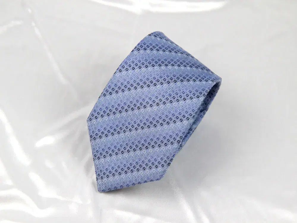 FENDI フェンディ 9cm A級 FFロゴ ブランド品ネクタイ