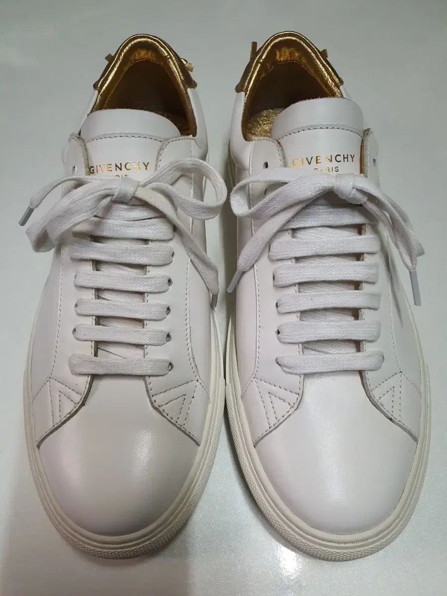 Givenchy ジバンシィ 白 GOLD スニーカー 13,202円