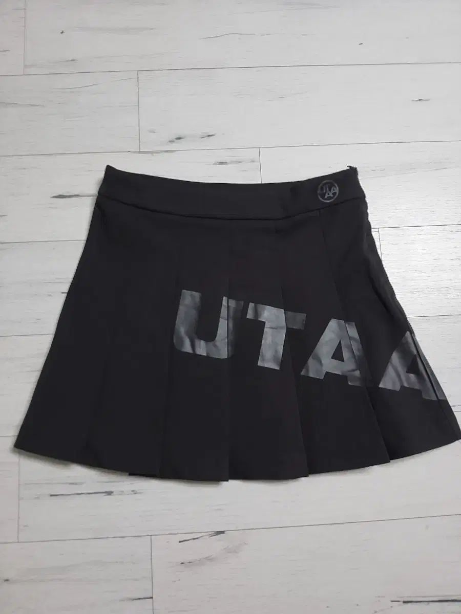 UTA プレイド スカート ブラック