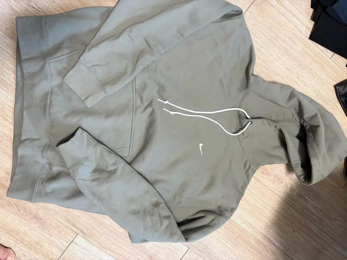 ナイキ ソロスウッシュ フリース フーディー ライト アミ COLOR XL