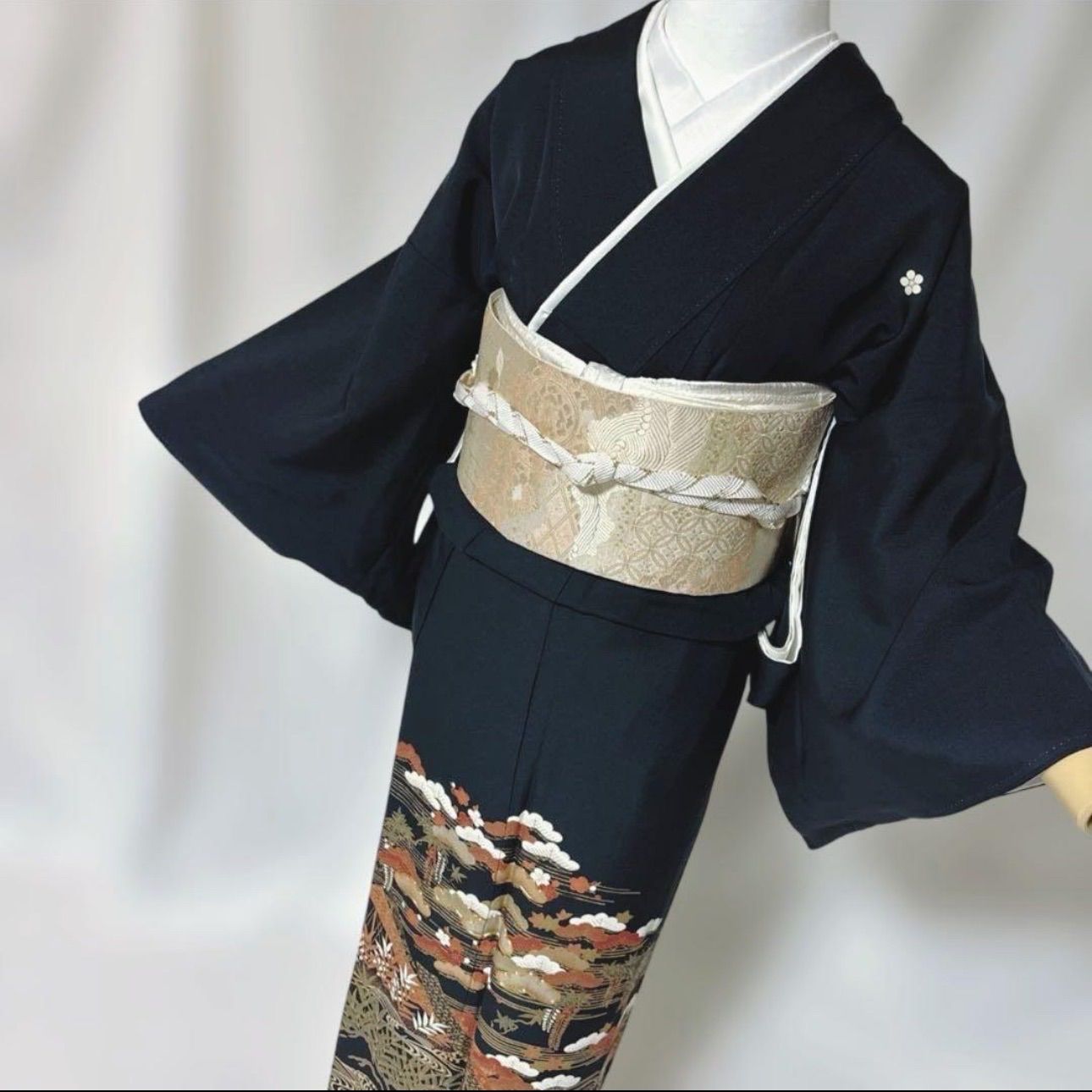 【寿光織】正絹　黒留袖　帯セット　国宝の美　袋帯　ガード　比翼付き 黒留袖 フルセット 正絹 5つ紋 比翼 西陣唐織袋帯 特選小物 結婚式