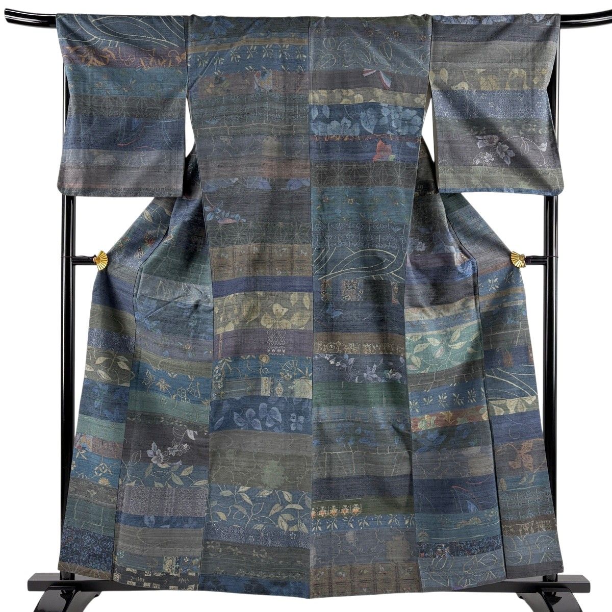 【美品】 紬 身丈159cm 裄丈67.5cm L 袷 花唐草 段縞 紺色 正絹 秀品 【中古】 6,952円