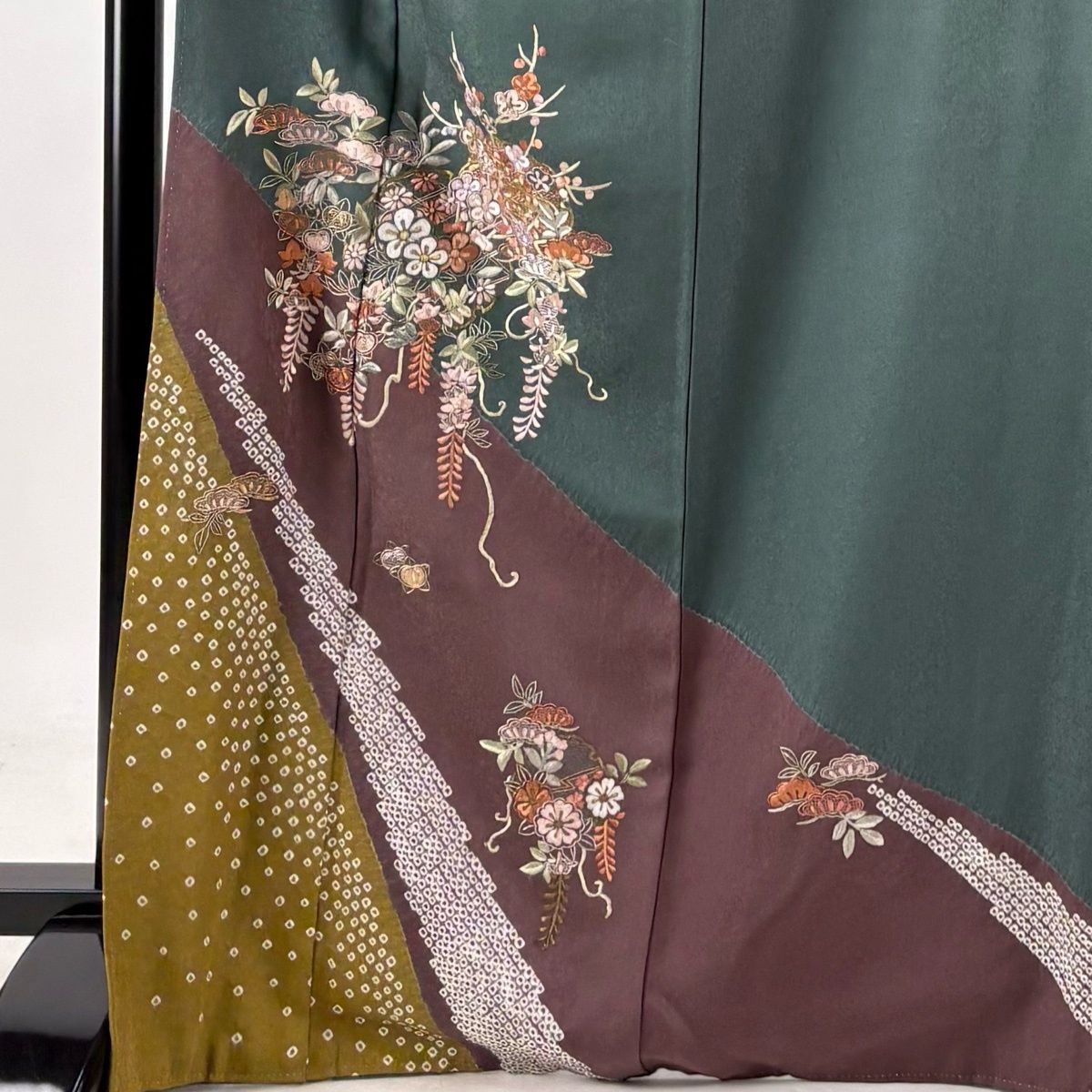 美品】 付下げ 身丈169cm 裄丈68cm L 袷 雪輪 草花 刺繍 絞り 深緑