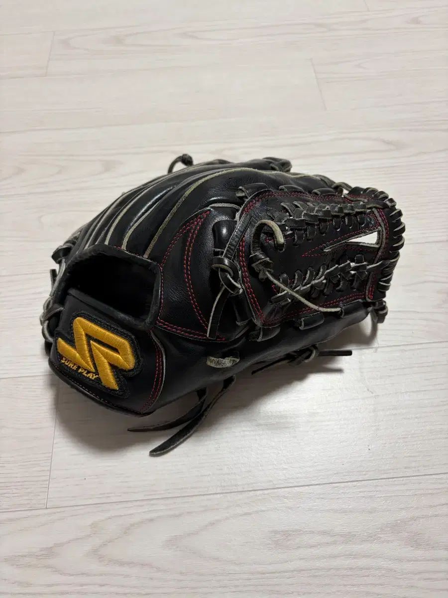 シュープレイ アルファディマ 内野グローブ