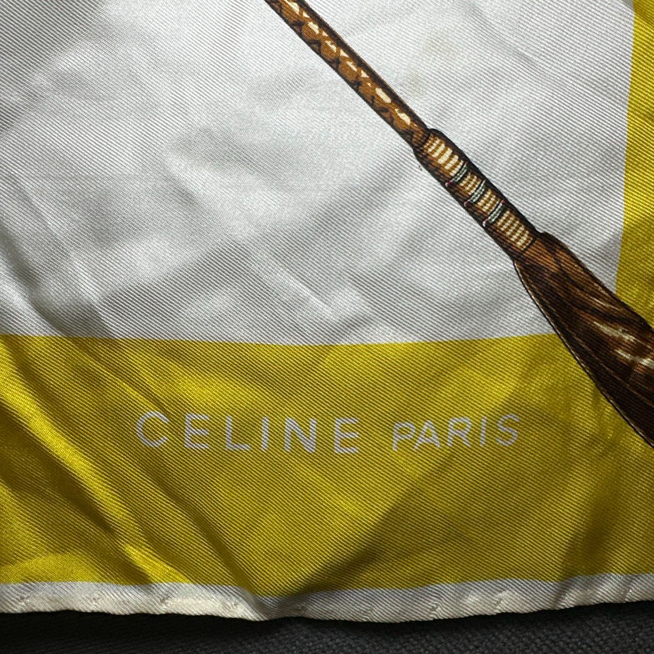 未使用級】CELINE セリーヌ 大判シルクスカーフ 馬具 乗馬 伊製 - メルカリ