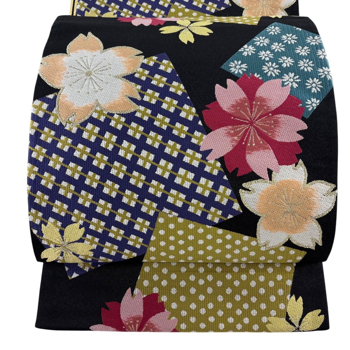 【美品】 袋帯 秀品 振袖向き 桜 色紙 箔 黒 全通 正絹 【中古】