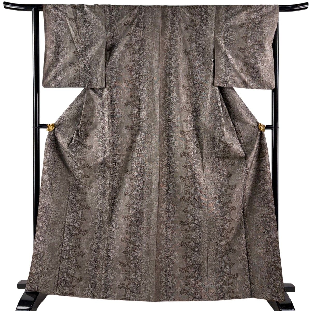 紬 身丈165cm 裄丈64cm M 袷 草花 葉 焦茶色 正絹 名品 【中古】