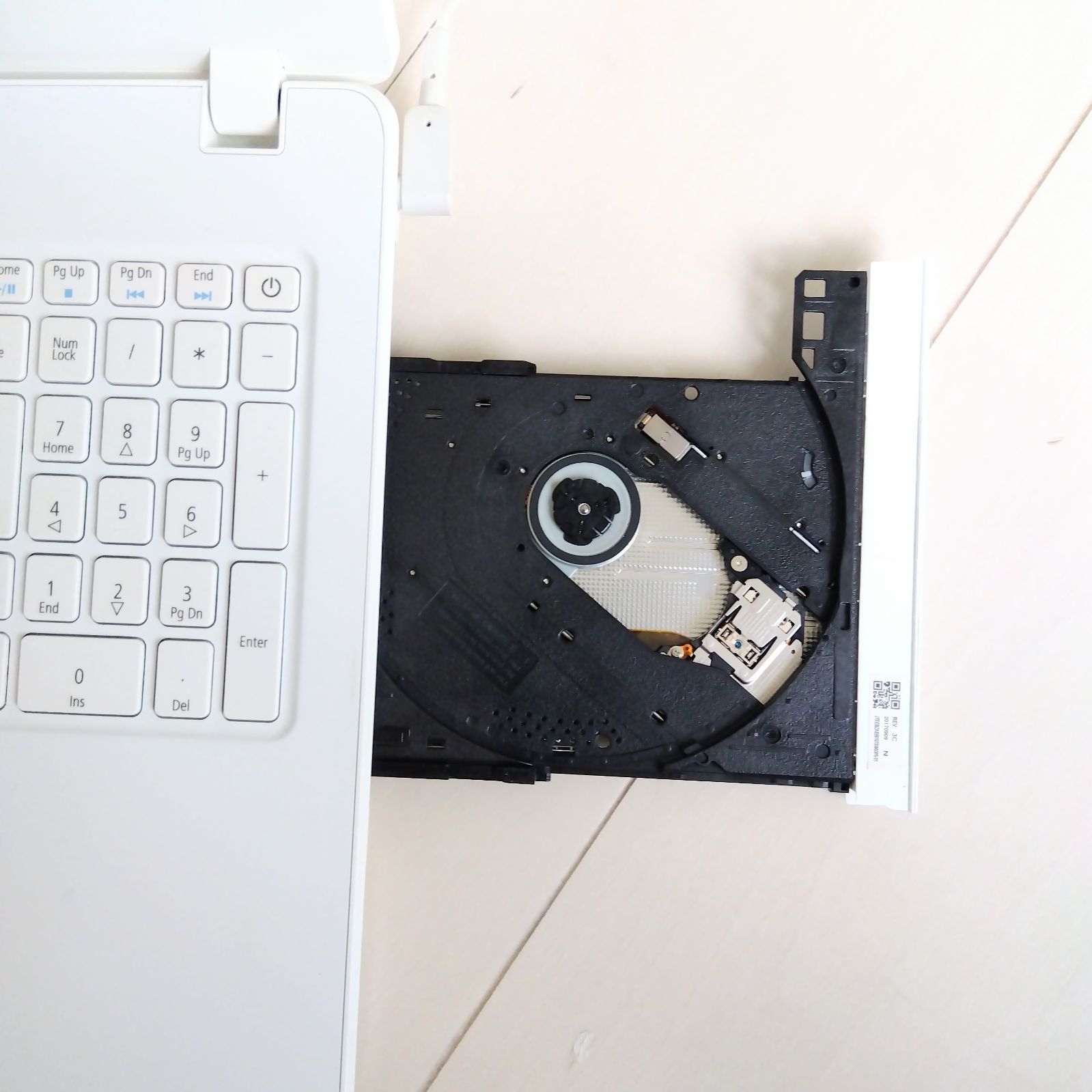 30✨Windows11✨新品SSD✨Gatewayノートパソコン✨カメラ＆Office付き