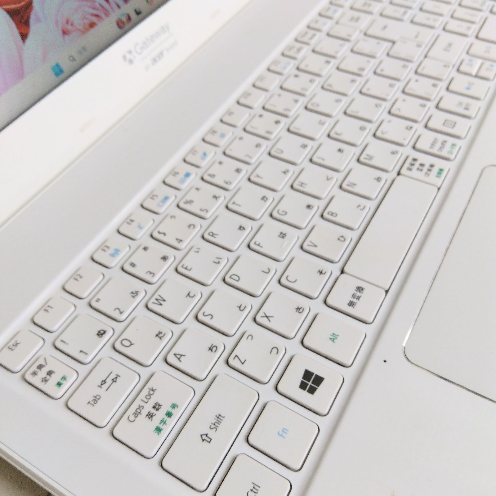 30✨Windows11✨新品SSD✨Gatewayノートパソコン✨カメラ＆Office付き