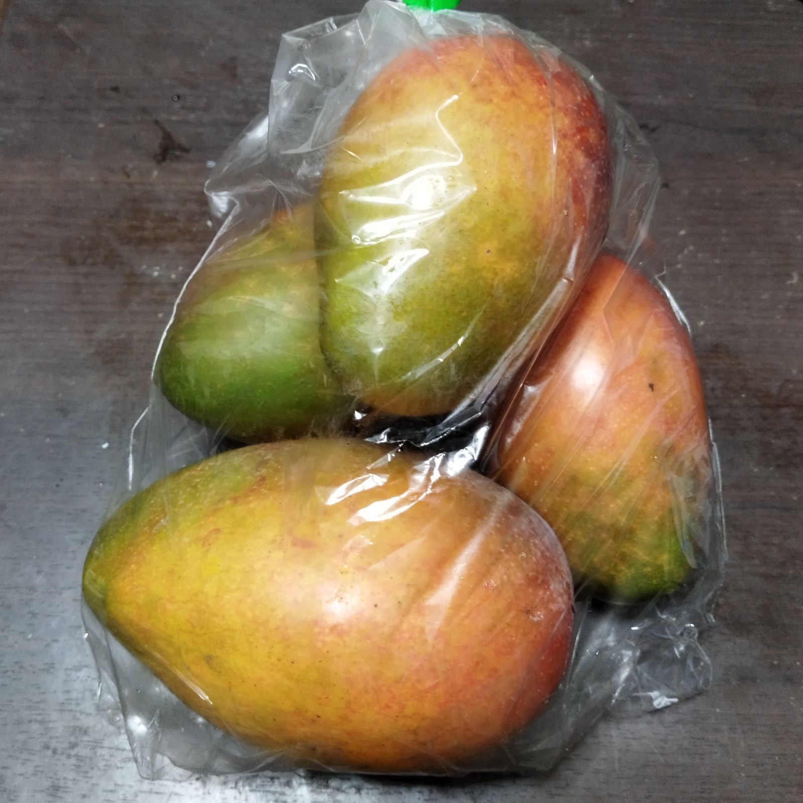 〈直売所最安値〉沖縄県産 アップルマンゴー Ｂ品大袋 約8.4kg（1.4kg×6）【クール便】①