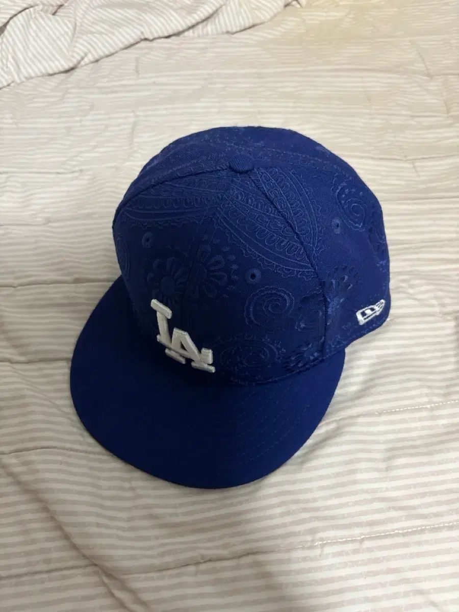 758 NEW ERA LA ドジャース ベイズリー パータン ブルー キャップ 9,102円