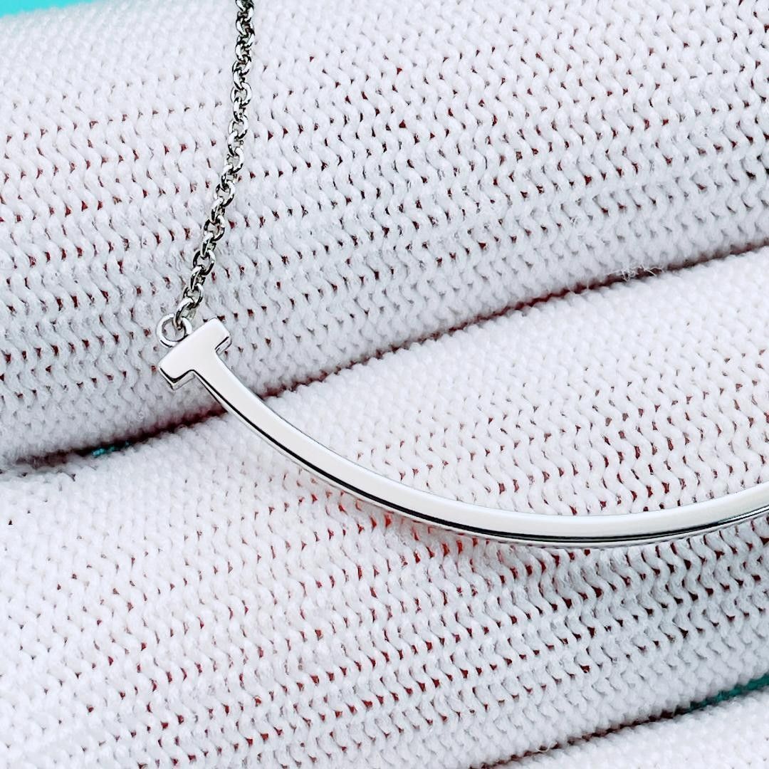 ◇ティファニー◇新品仕上済 Tiffany&Co. Tスマイル スモール