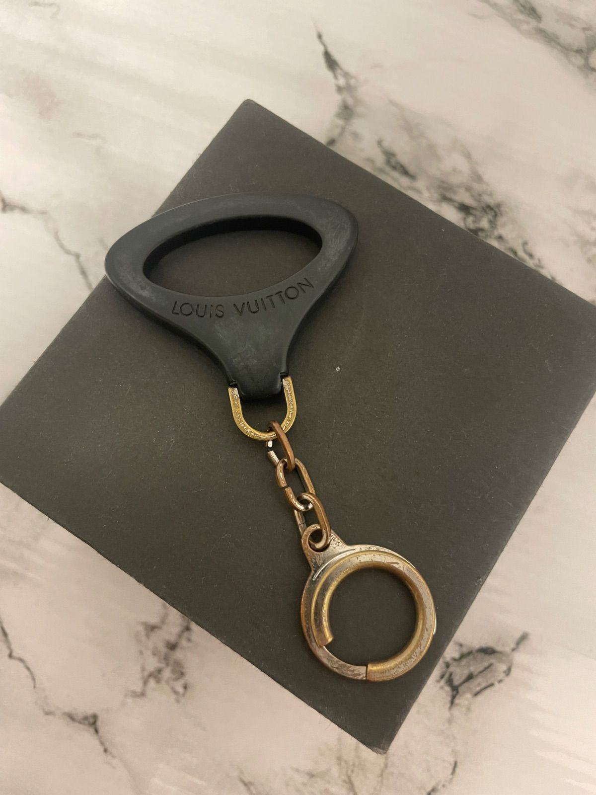 LOVE】37 LOUIS VUITTON ルイ・ヴィトン M63832 ポルトクレ・エピZ