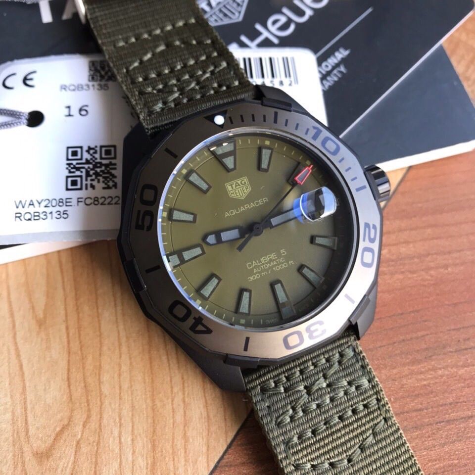 TAG HEUER タグホイヤー アクアレーサー WAY208E.FC8222 新品 自動巻 43mm 腕時計