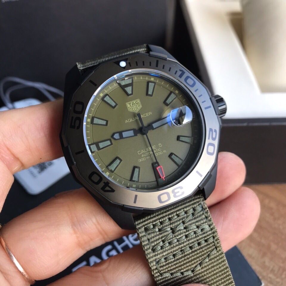 TAG HEUER タグホイヤー アクアレーサー WAY208E.FC8222 新品 自動巻 43mm 腕時計