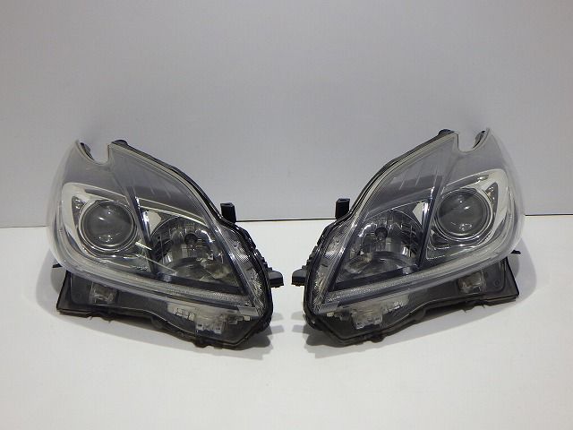 プリウス ヘッドライト左右 HID ZVW30 後期 47-52 モ コーティング レべ付 綺麗 260708034