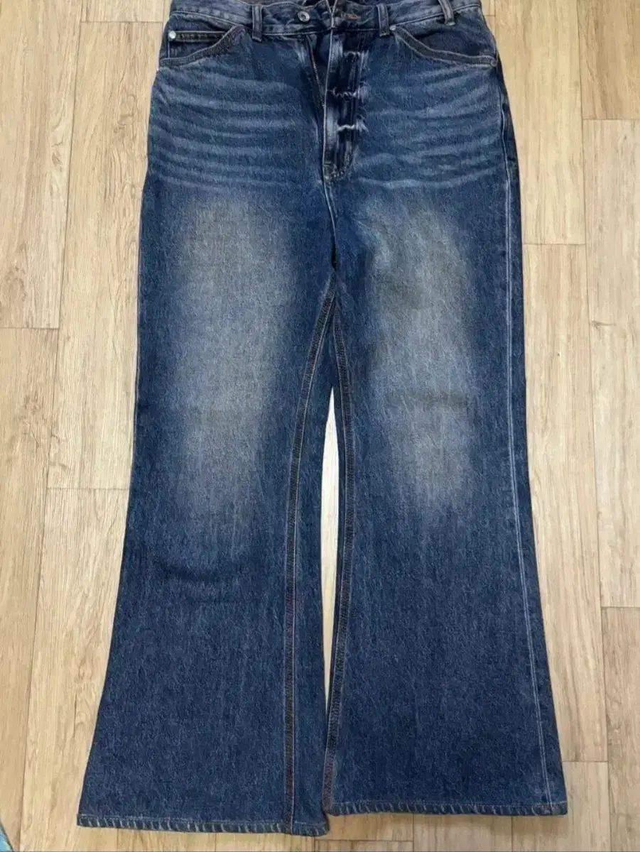 STU フレア デニムパンツ インディゴブルー