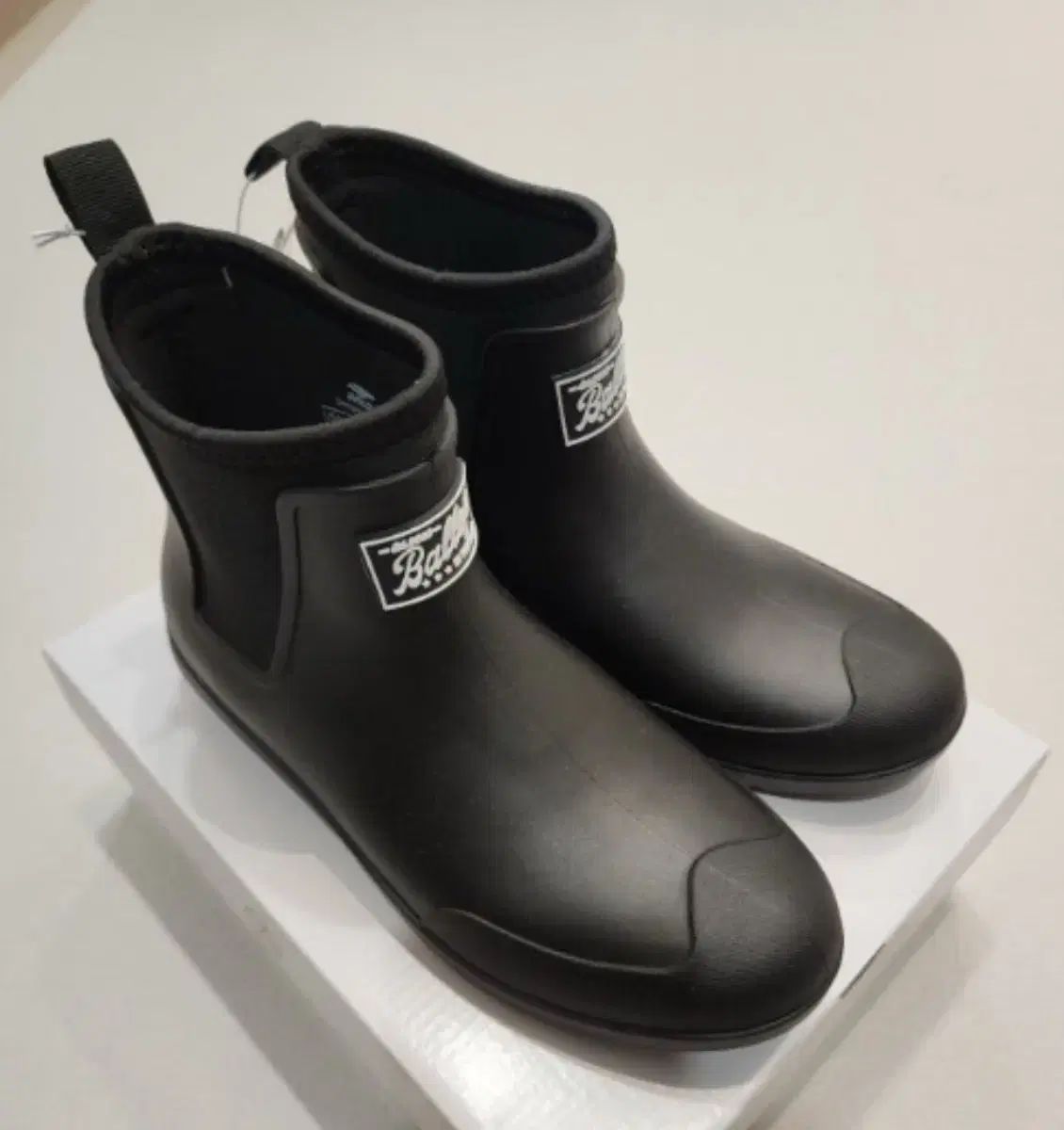 梅雨必須アイテム チェルシー レインブーツ 6,686円