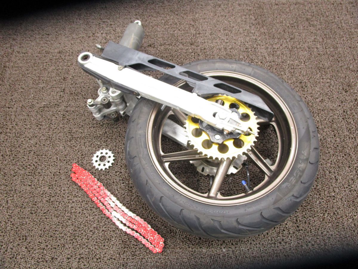VF750F リアホイール ASSY 17インチ ■B9527！他車流用品 スイングアーム RC15 ホンダ 【 RC07E 】 キャブ車 動画有