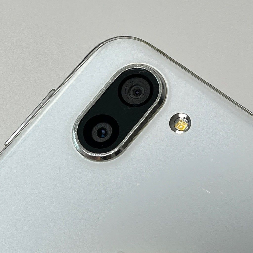 AQUOS R2 SH-03K docomo SIMロック解除済 64GB／4GB プラチナム