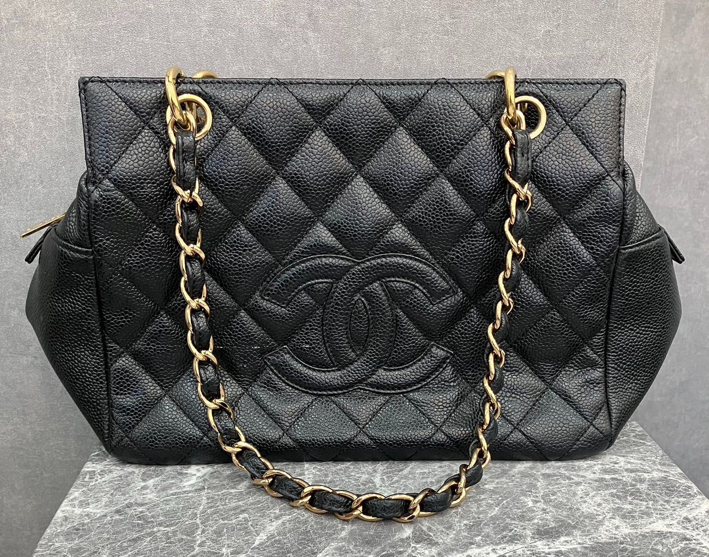【送料無料】【CHANEL】【大人気】CHANEL キャビアスキン ショルダーバッグ