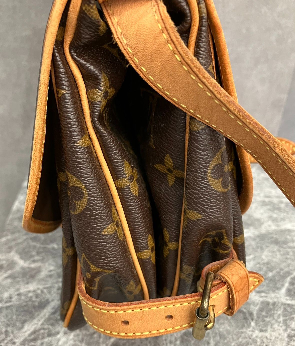 【送料無料】【お買い得品】【LV】【モノグラム】LOUIS VUITTON ソミュール30