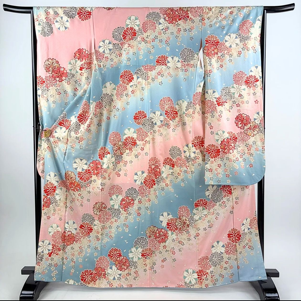 振袖 身丈166cm 裄丈65.5cm M 桜 花びら 金彩 水色 正絹