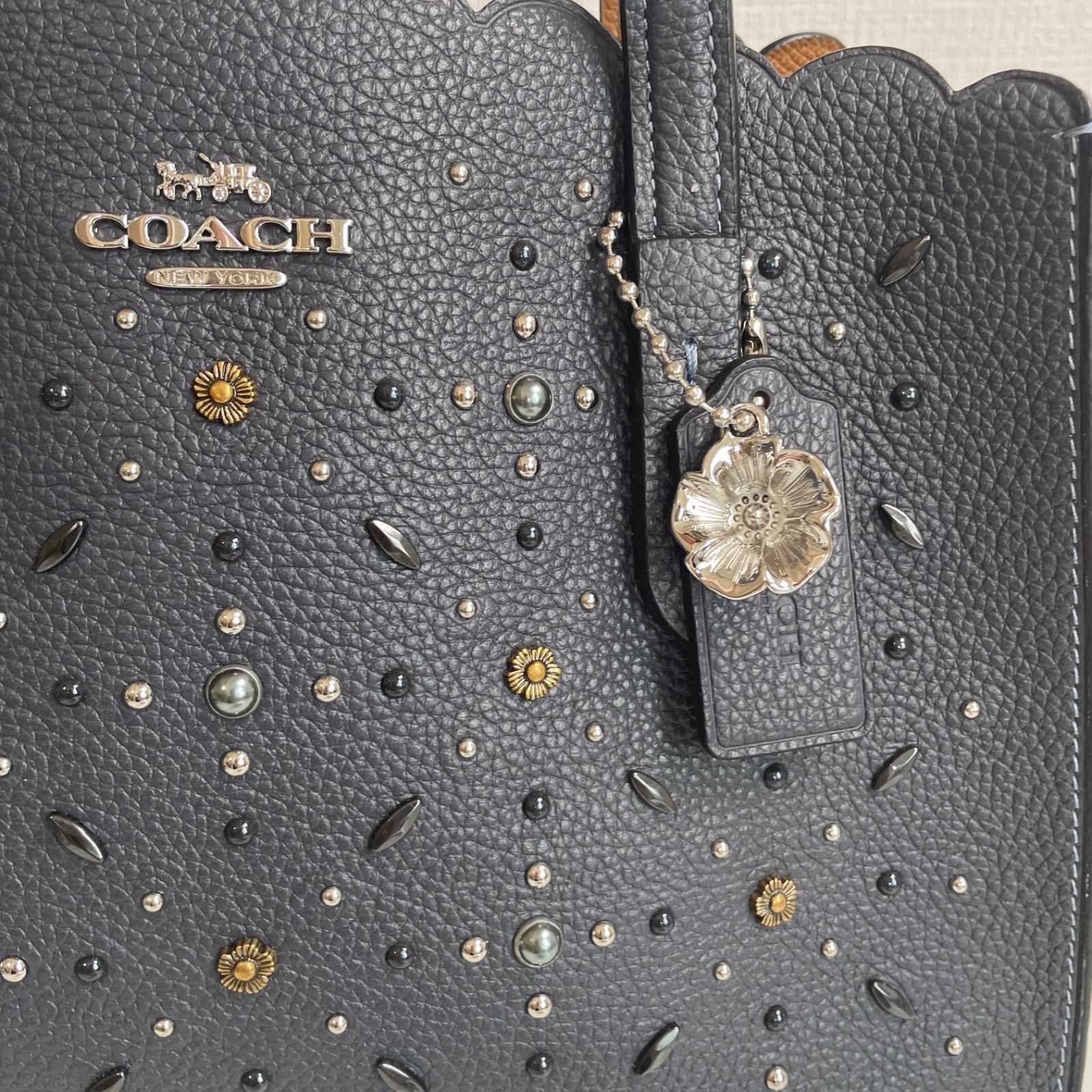COACH チャーリー キャリーオール 28ショルダーバッグ スタッズ 花柄