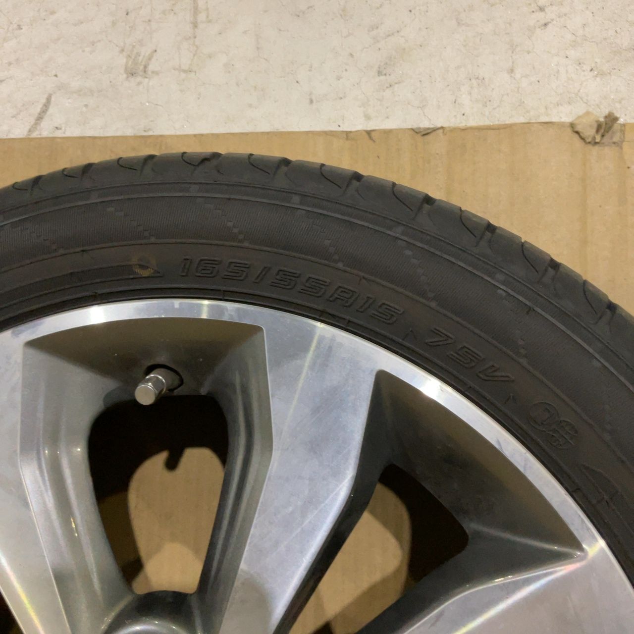 4穴 PCD100 15インチ 4.5J+45日産純正アルミホイール+165/55R15 