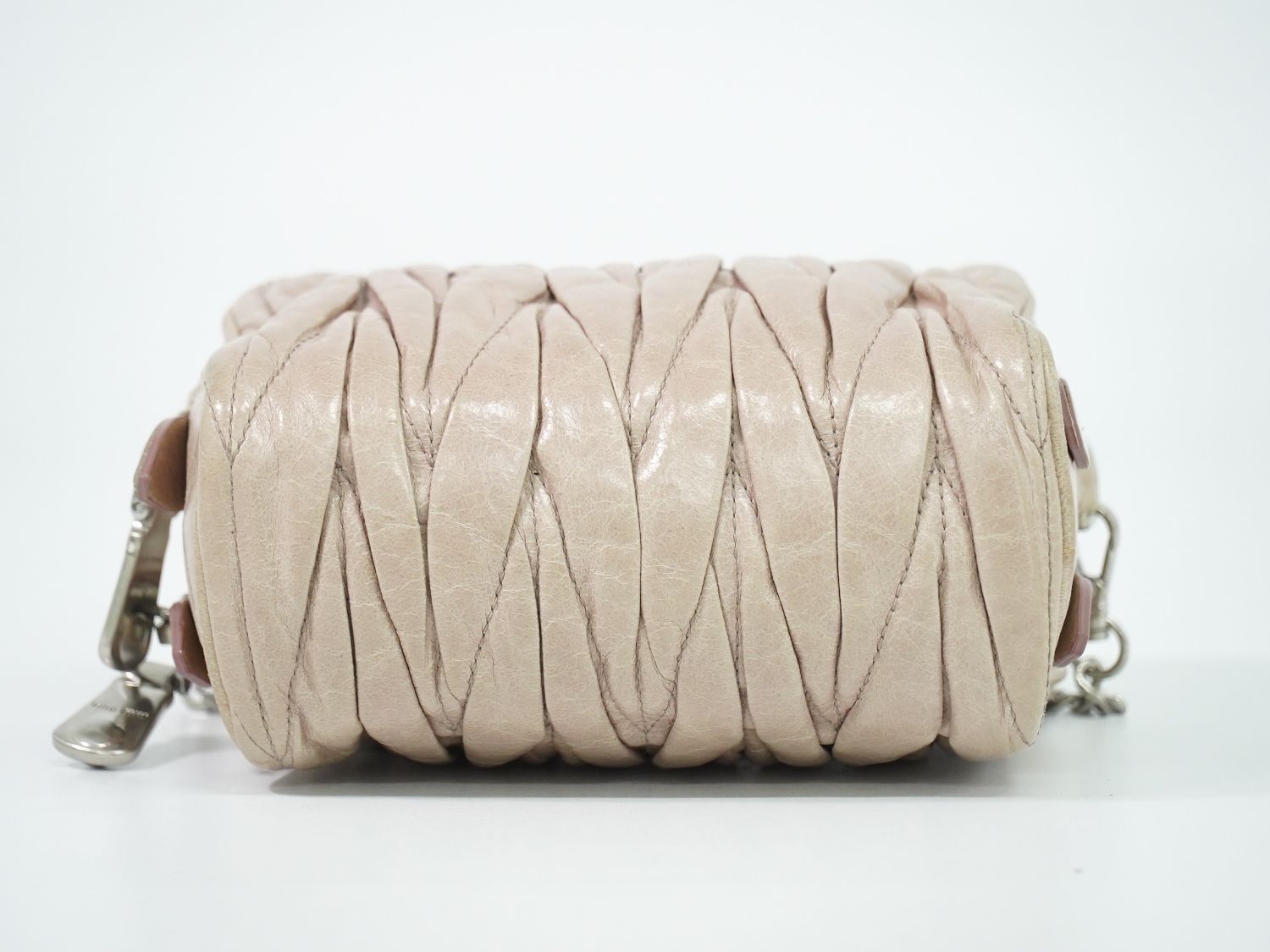 【美品・箱付き】MIU MIU マテラッセ ショルダーバッグ ベージュ 中古 本物 ミュウミュウ MIU MIU マテラッセ チェーン ショルダーバッグ