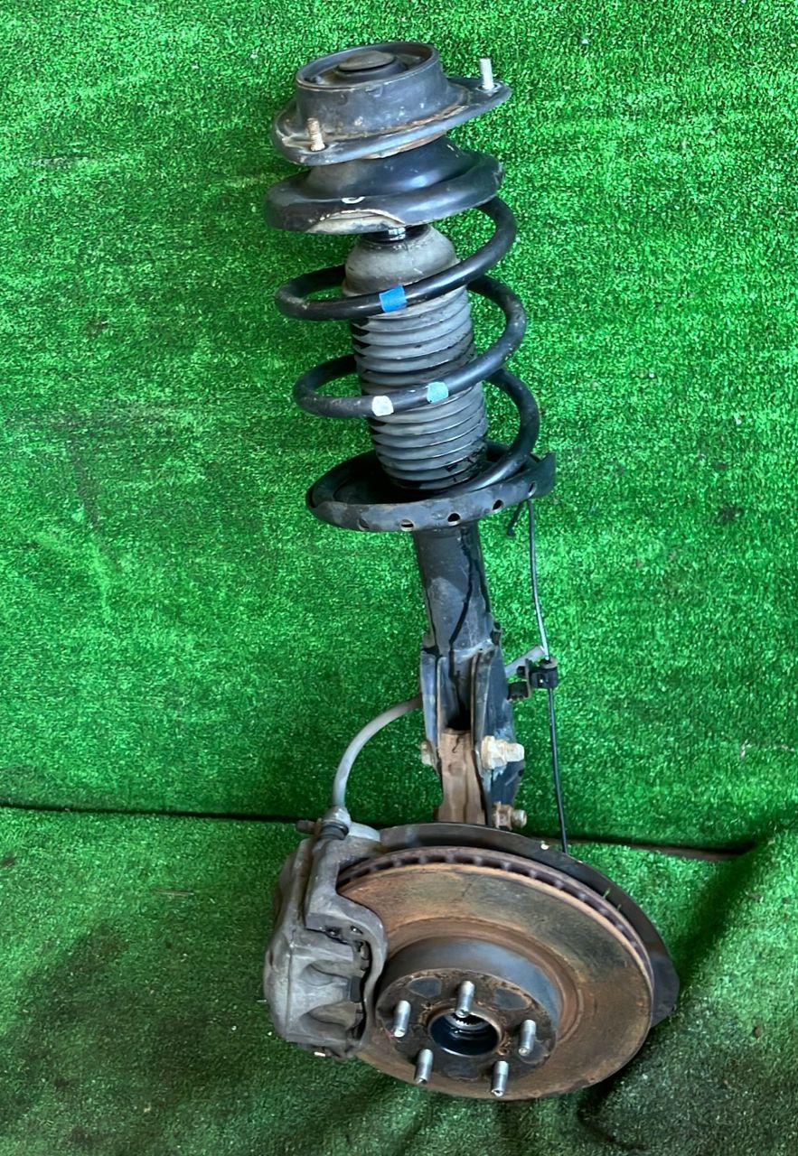 右フロントストラット スバル フォレスター　SJ5　 H25年　 -C-8-6852