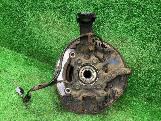 ハイエース KDH205V 左フロントナックルハブ スーパーGL 4WD 5人 43212-26120 1E2