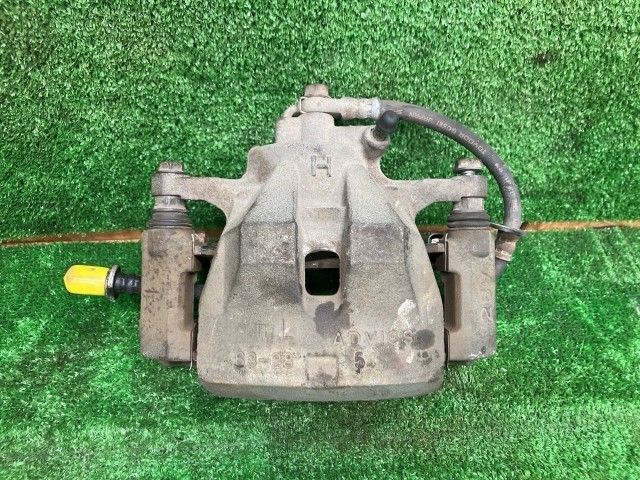 カムリ AVV50 左フロントキャリパー ハイブリッド レザーパッケージ