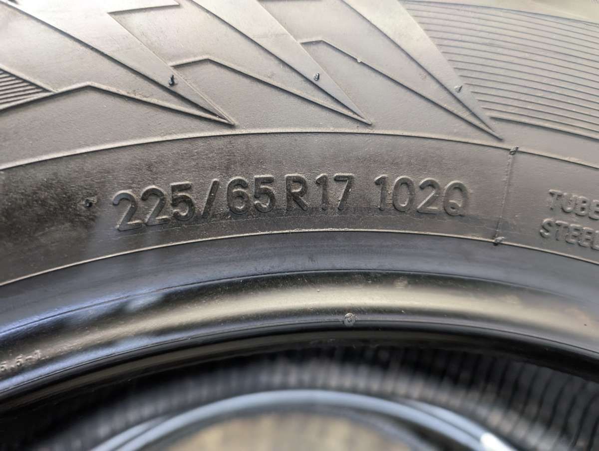 225/65R17 トーヨータイヤ ウィンタートランパス TX 中古タイヤ