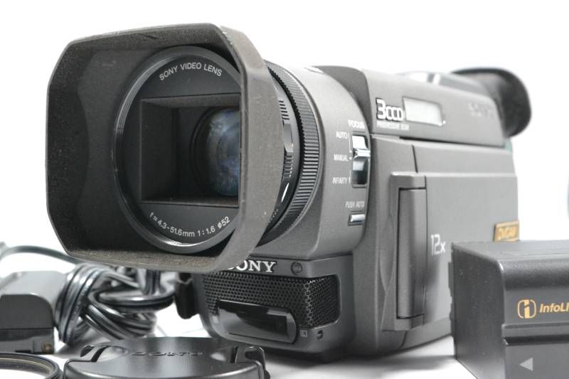 ■【動作品】ソニー SONY SDR-PD 100A Hi8 ビデオカメラ 12倍ズーム ハンディカム