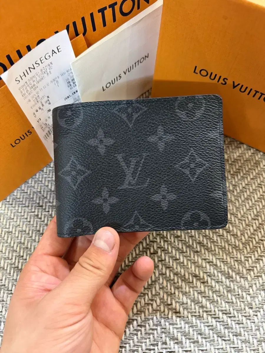 S+級/25年式 Louis Vuitton ルイヴィトン エクリプス マルチ マルチ ウォレット 二つ折り財布