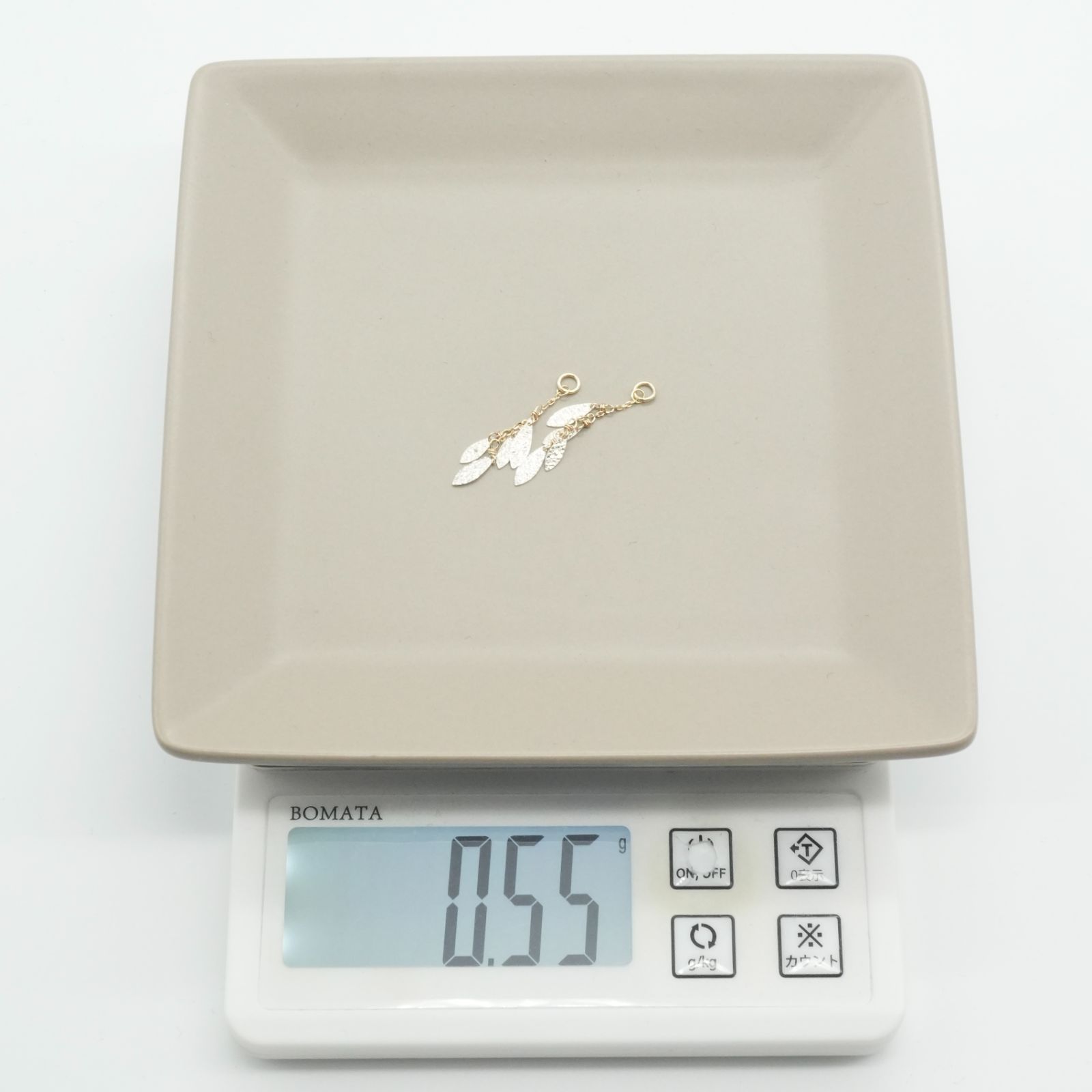 美品 アガット リーフ コンビ ピアスチャーム K10×SV /24-5225 - メルカリ