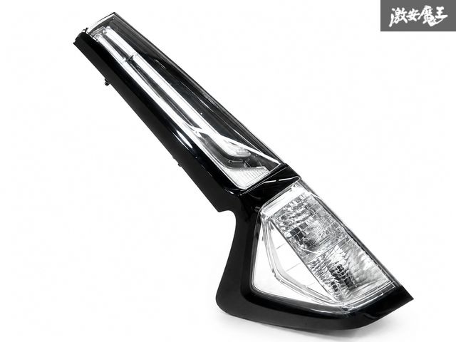【点灯OK!!】 トヨタ 純正 M900A M910A ルーミー カスタム 後期 LED テールライト テールランプ 左 左側 助手席側 KOITO 220-6907W 即納 棚