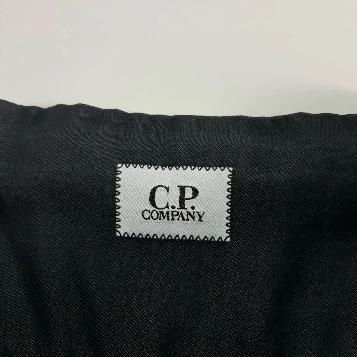 C P company シー ピー カンパニー Spellout ブラック スウェット