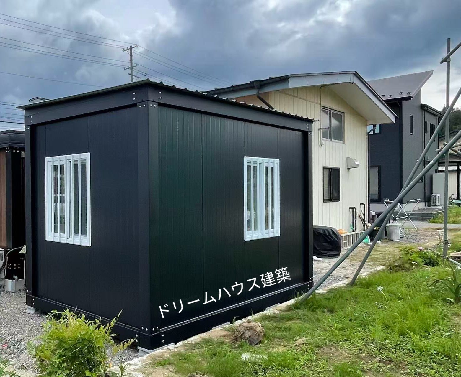 2.5x4x2.8m勾配屋根仮設プレハブ 事務所 店舗 物置 倉庫 2.5x4x2.8m勾配屋根仮設プレハブ 事務所 店舗 物置 倉庫