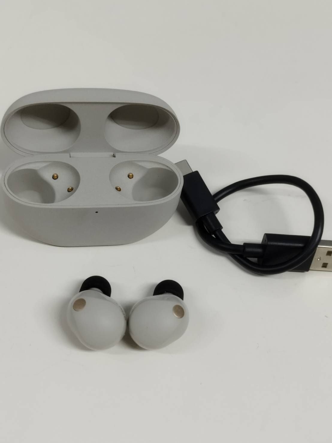美品】SONY WF-1000XM5/YY2963/ワイヤレスイヤホン/プラチナシルバー