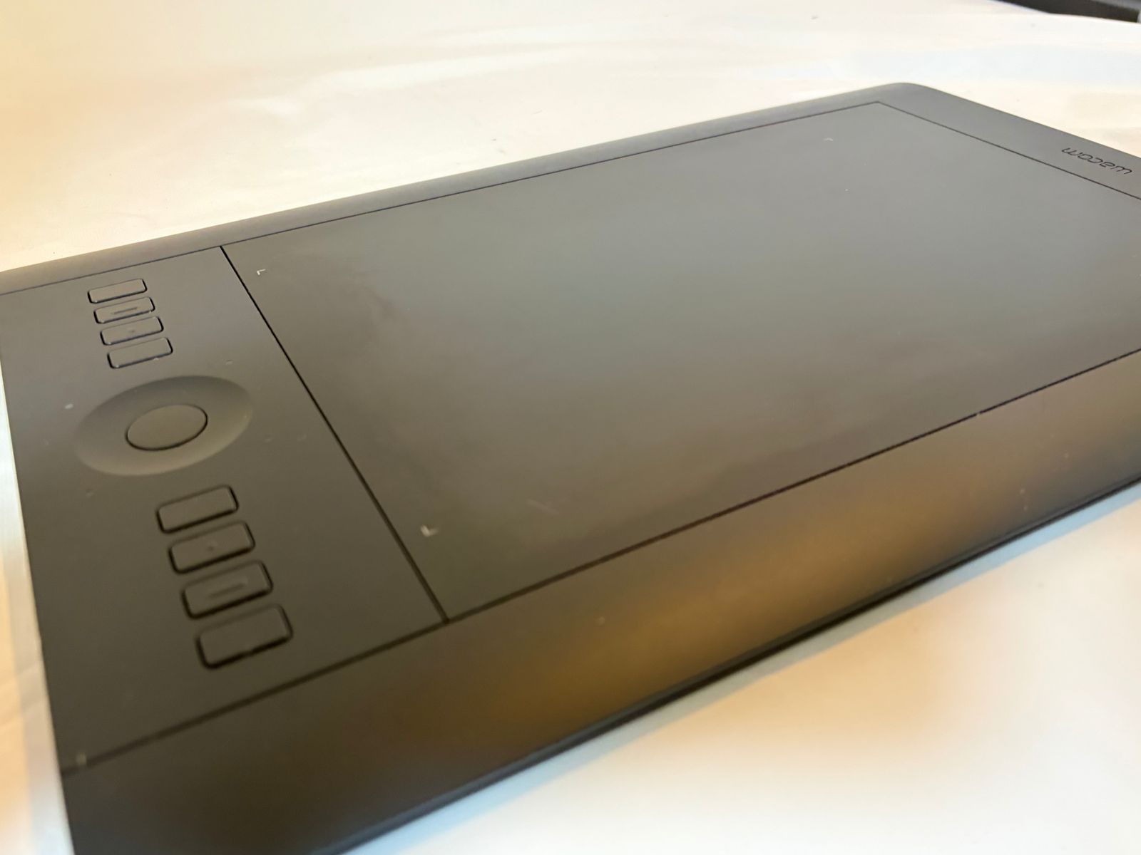 □ワコム WACOM ペンタブレット Intuos Pro Mサイズ PTH-651/K1