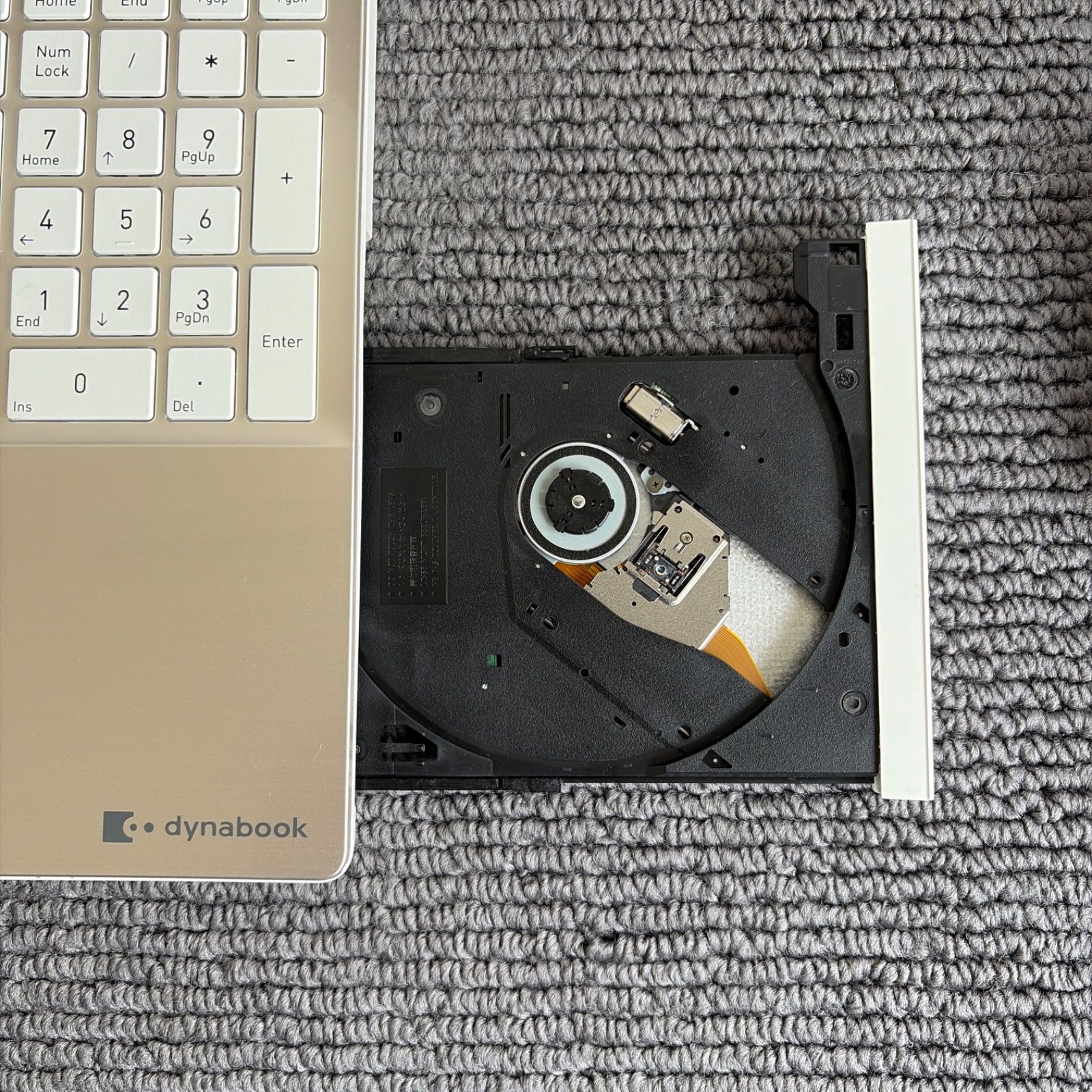 東芝dynabook P1-X6VD-EG i5-1235U メモリ8GB SSD大容量 512GB Win11