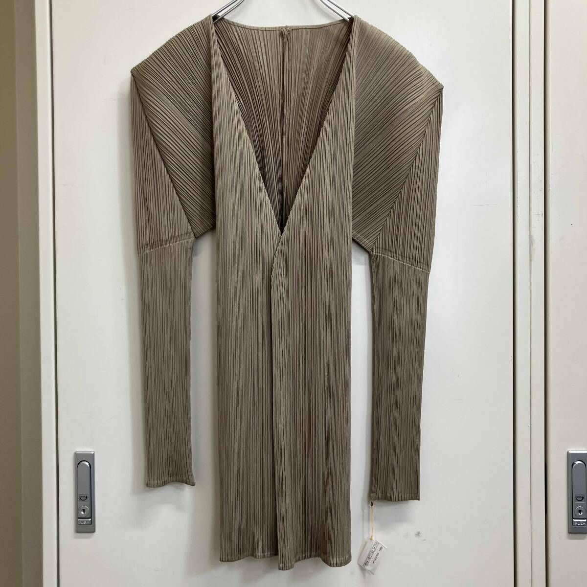 PLEATS PLEASE プリーツ羽織カーディガン PP04-J0107 サイズ4 カーキ プリーツプリーズ 14,056円
