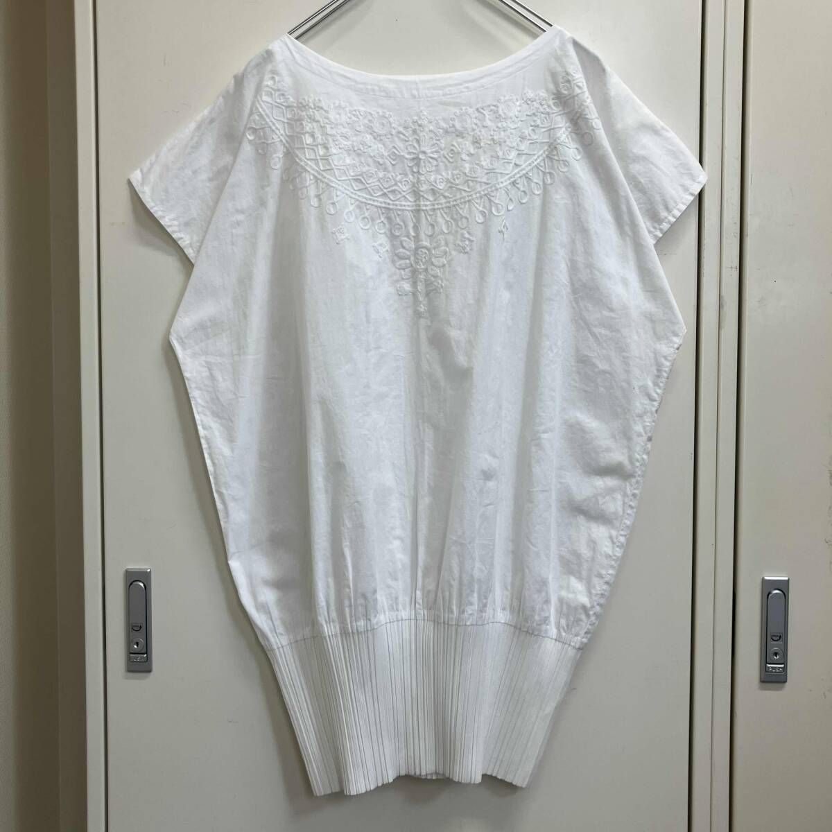 PLEATS PLEASE 裾プリーツ切替ノースリーブカットソー PP31-JT794 サイズ3 ホワイト プリーツプリーズ