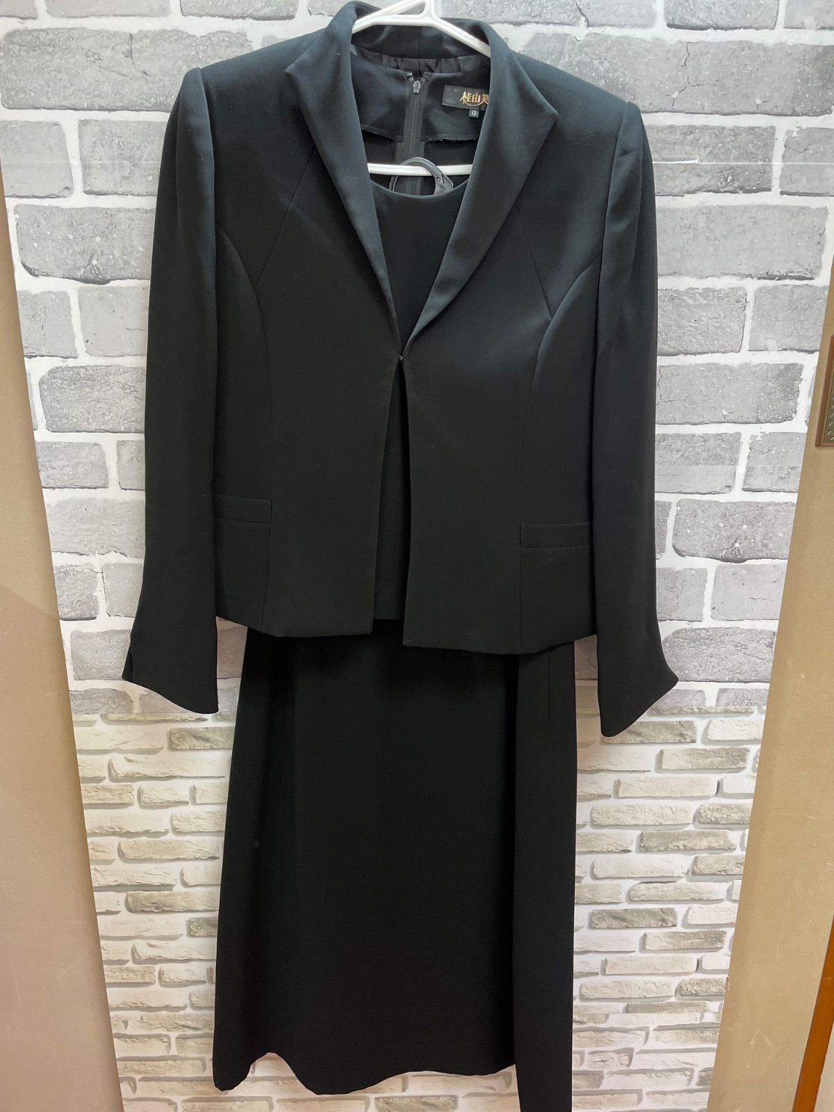 A【A7-25】◇桂由美 サイズ13号 フォーマルスーツ3点セット ブラック 礼服