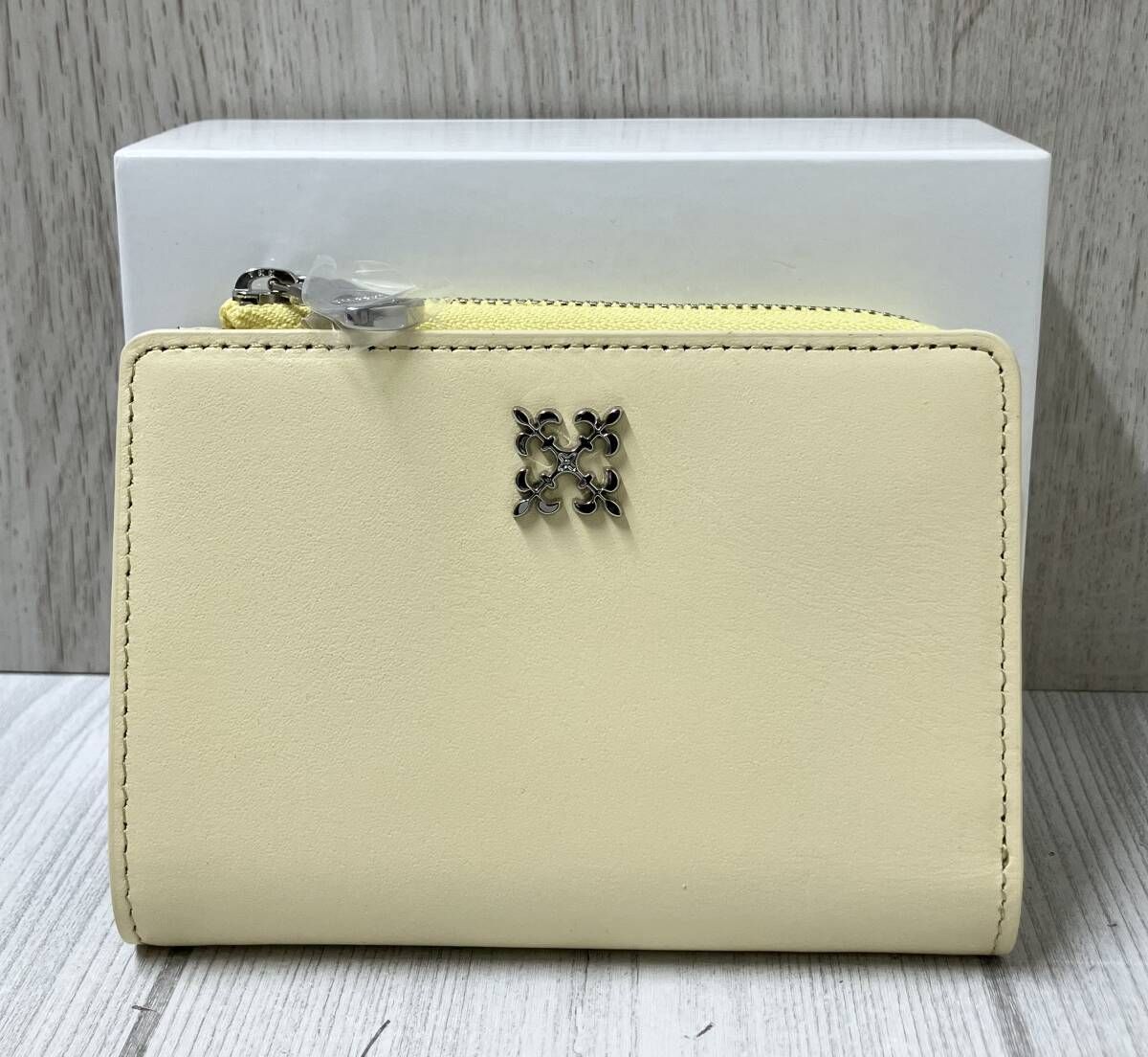 russet ラシット ミニモノグラムプレート ハーフウォレット 二つ折り