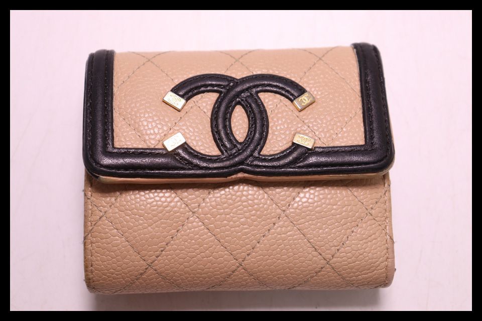 ■シャネル　27番台　CCフィリグリー キャビアスキン　三つ折り財布　CHANEL■0702ao543588