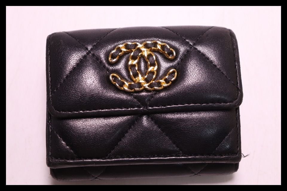 ■シャネル　31番台　ラムスキン　三つ折り財布　CHANEL■0702ao20129