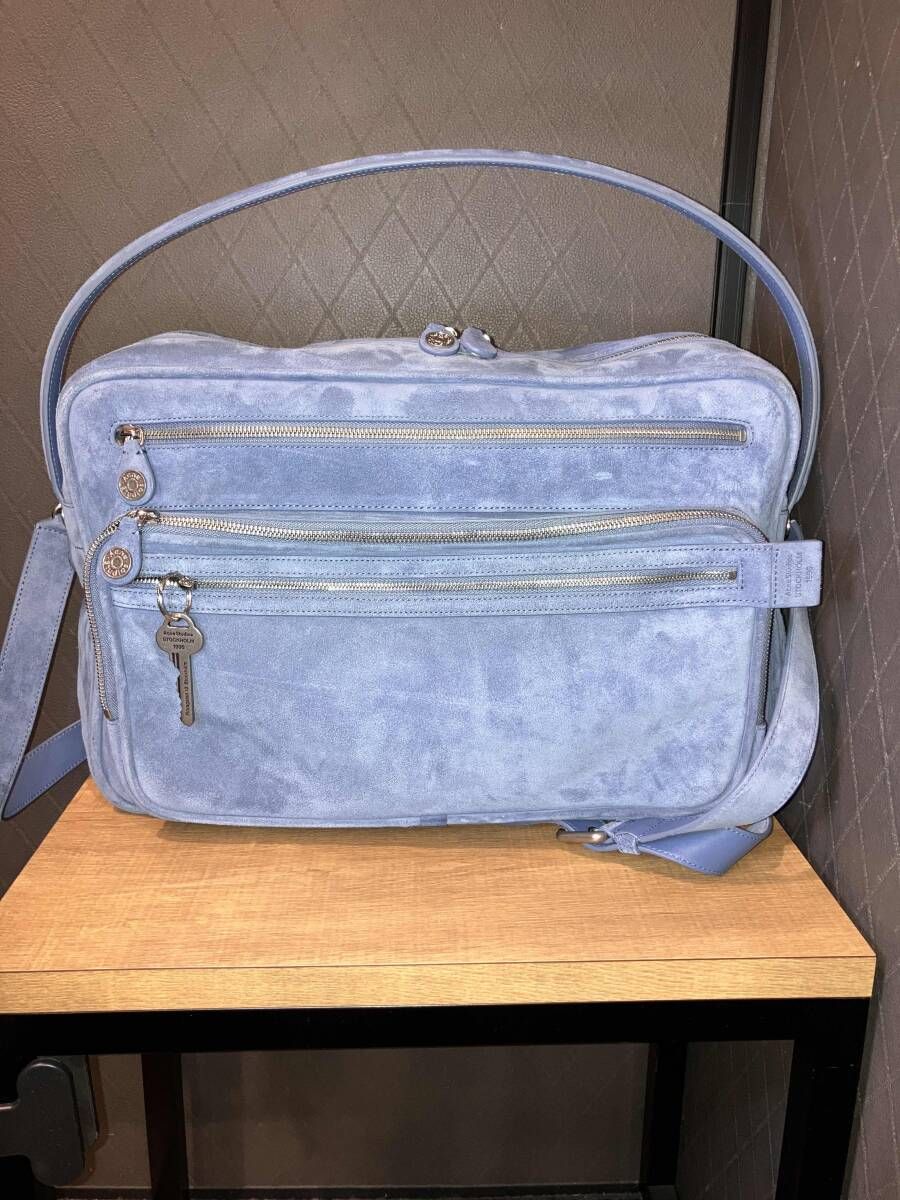 ショルダーバッグ ACNE STUDIOS/ｼｮﾙﾀﾞｰﾊﾞｯｸﾞ/CAMERO CAMERA/ｽｴｰﾄﾞ/ﾌﾞﾙｰ/現行品